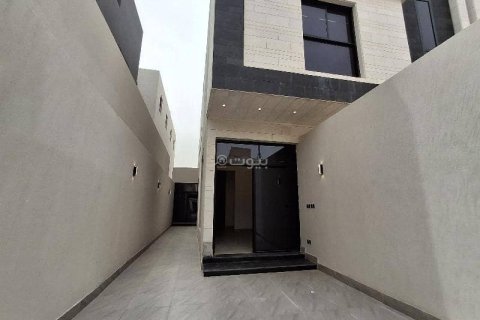 3 bedrooms Apartment in Riyadh, Saudi Arabia No. 99549