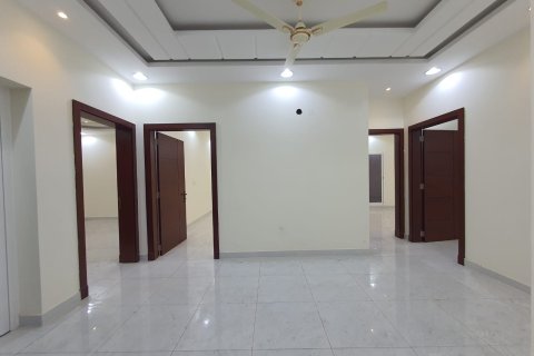 4 bedrooms Apartment in Al Hidd, Bahrain No. 59755 3