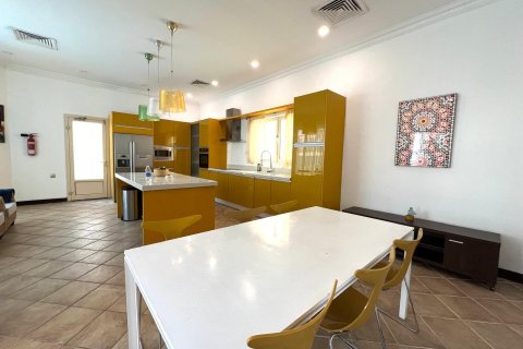 5 bedrooms Villa in Manama, Bahrain No. 59751 5