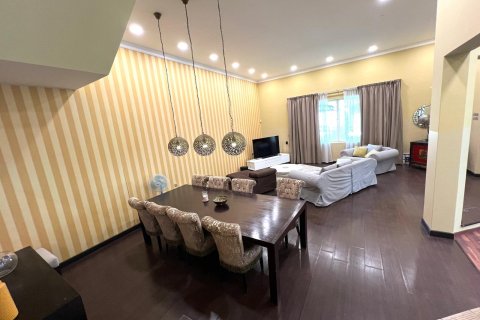5 bedrooms Villa in Manama, Bahrain No. 59751 3