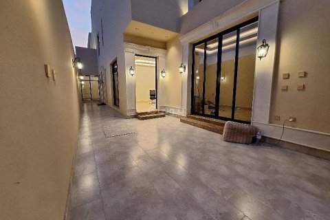 4 bedrooms Apartment in Riyadh, Saudi Arabia No. 61647 5