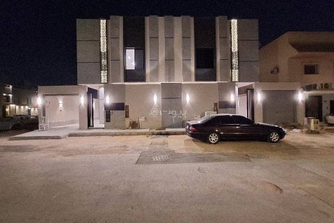 6 bedrooms Villa in Riyadh, Saudi Arabia No. 61650