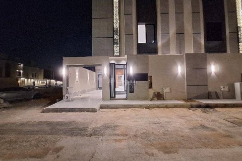 Villa de 6 chambres à Riyadh, Saudi Arabia No. 61650 4