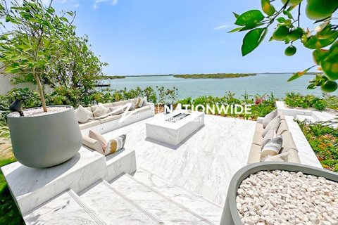 3 bedrooms Villa in Abu Dhabi, UAE No. 80350