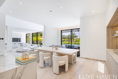 5 bedrooms Villa in Jumeirah Islands, UAE No. 9288 11