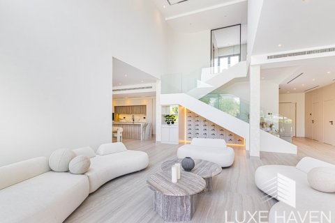 5 bedrooms Villa in Jumeirah Islands, UAE No. 9288 8