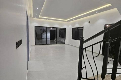 Villa de 5 dormitorios en Riyadh, Saudi Arabia No. 99564 4