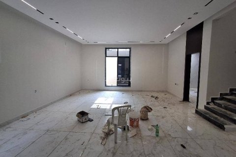 6 bedrooms Villa in Riyadh, Saudi Arabia No. 59923 13