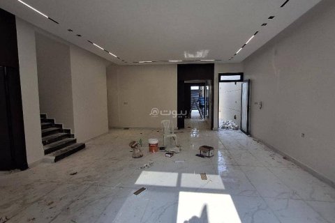6 bedrooms Villa in Riyadh, Saudi Arabia No. 59923 12