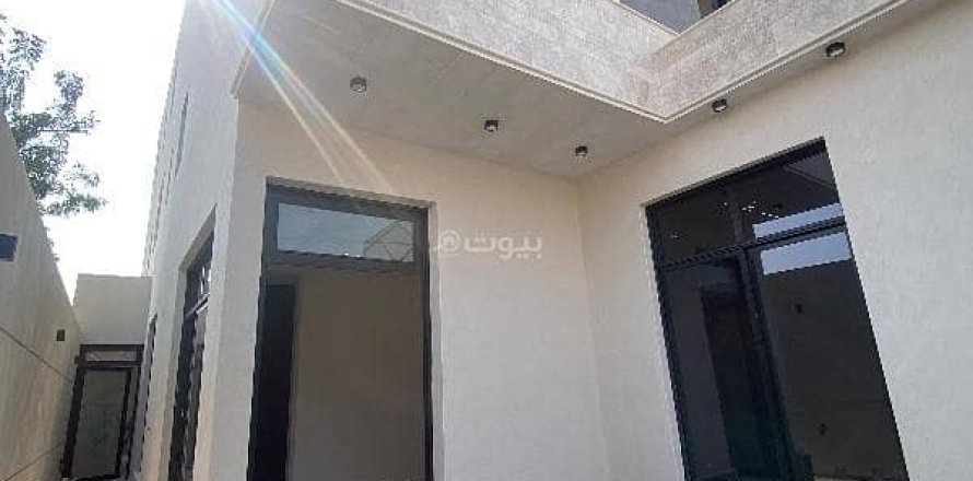 7 bedrooms Villa in Riyadh, Saudi Arabia No. 59953