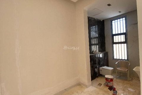 7 bedrooms Villa in Riyadh, Saudi Arabia No. 59953 9