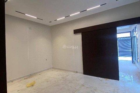 7 bedrooms Villa in Riyadh, Saudi Arabia No. 59953 7