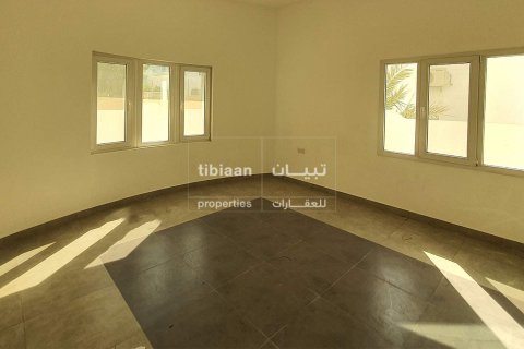 Villa Gemela de 6 dormitorios en As Sib, Oman No. 53985 3