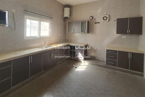 Villa Gemela de 6 dormitorios en As Sib, Oman No. 53985 4