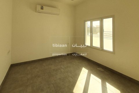 Villa Gemela de 6 dormitorios en As Sib, Oman No. 53985 10