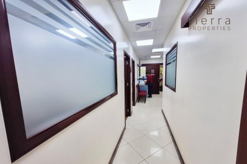 Warehouse de 1672.2m² en Al Qusais Industrial Area, UAE No. 46612 8