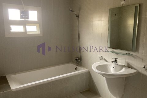 Villa de 3 dormitorios en Doha, Qatar No. 58281 12