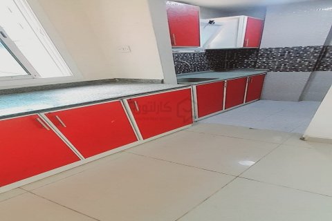 369m² Building in Al Hidd, Bahrain No. 107090 3
