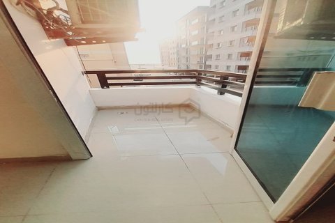 369m² Building in Al Hidd, Bahrain No. 107090 4