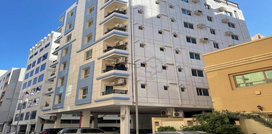 369m² Building in Al Hidd, Bahrain No. 107090