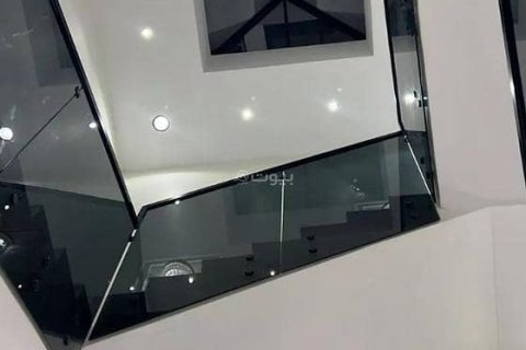 6 bedrooms Villa in Riyadh, Saudi Arabia No. 98677 15