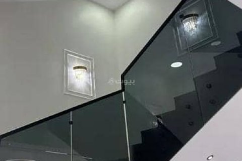 6 bedrooms Villa in Riyadh, Saudi Arabia No. 98677 7
