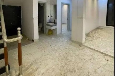 Villa de 4 dormitorios en Riyadh, Saudi Arabia No. 98679 5