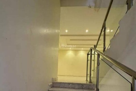 7 bedrooms Villa in Riyadh, Saudi Arabia No. 98681 5