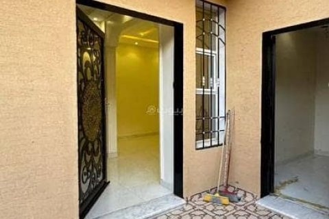 7 bedrooms Villa in Riyadh, Saudi Arabia No. 98681 14