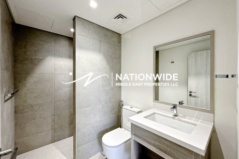 5 bedrooms Villa in Abu Dhabi, UAE No. 99171 21