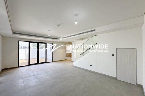 5 bedrooms Villa in Abu Dhabi, UAE No. 99171 6