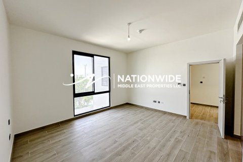 5 bedrooms Villa in Abu Dhabi, UAE No. 99171 19