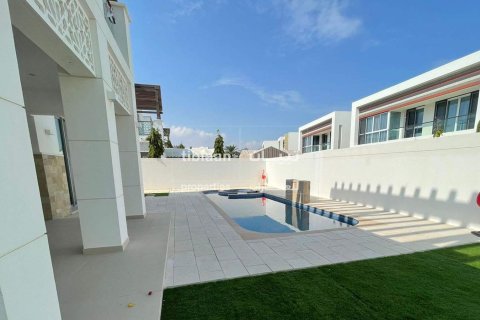 Villa de 4 chambres à Muscat, Oman No. 53417 3