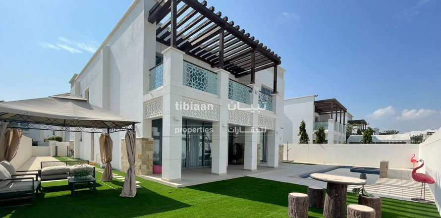 Villa de 4 chambres à Muscat, Oman No. 53417