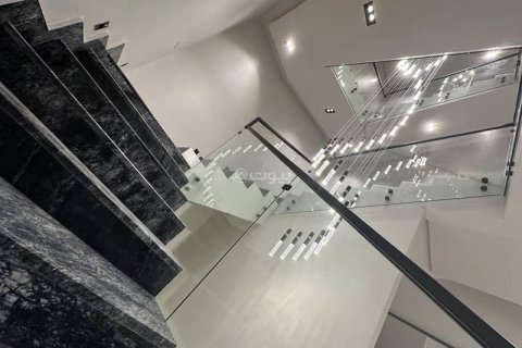 Villa de 5 dormitorios en Riyadh, Saudi Arabia No. 61749 7