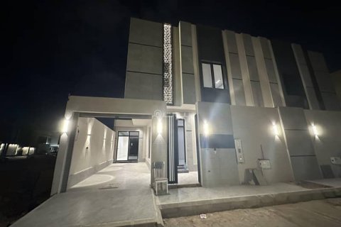 5 bedrooms Villa in Riyadh, Saudi Arabia No. 61749