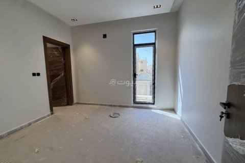 Villa de 4 dormitorios en Riyadh, Saudi Arabia No. 69182 22