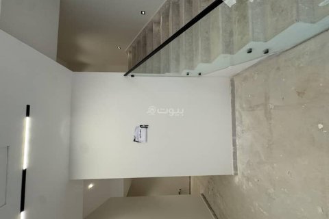 Villa de 4 dormitorios en Riyadh, Saudi Arabia No. 69182 18