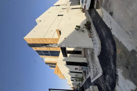 Villa de 5 dormitorios en Riyadh, Saudi Arabia No. 69183 4