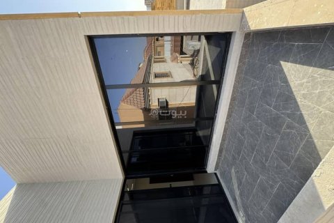 Villa de 5 dormitorios en Riyadh, Saudi Arabia No. 69183 25