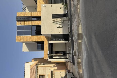 5 bedrooms Villa in Riyadh, Saudi Arabia No. 69185