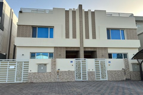 Твин вилла с 7 спальнями в Эс Сиб, Оман №67566