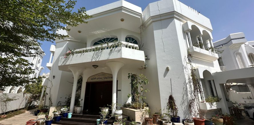 Villa de 5 chambres à Muscat, Oman No. 67568