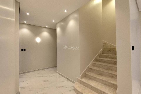 Villa de 6 dormitorios en Riyadh, Saudi Arabia No. 61547 7