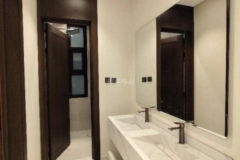 Villa de 6 dormitorios en Riyadh, Saudi Arabia No. 61547 10