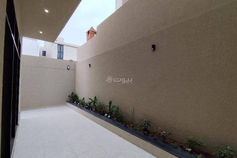 Villa de 6 dormitorios en Riyadh, Saudi Arabia No. 61547 8
