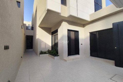 Villa de 6 dormitorios en Riyadh, Saudi Arabia No. 61547 19