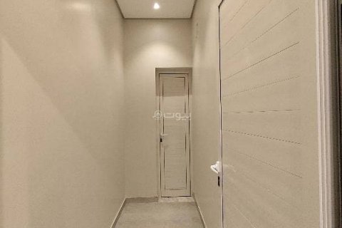 Villa de 6 dormitorios en Riyadh, Saudi Arabia No. 61547 9