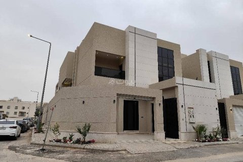 6 bedrooms Villa in Riyadh, Saudi Arabia No. 61546