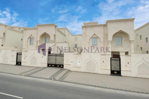 Villa de 7 dormitorios en Doha, Qatar No. 56628 4